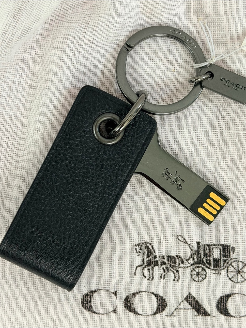 Coach Men’s Black Pebbled Leather KeyChain with 4GB USB Key New with tags & bag!